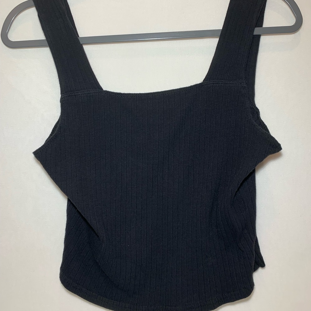 Plain black tanktop